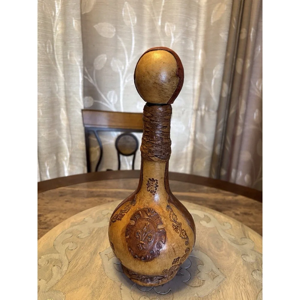 RARE‎ Size Sherry  Aperitif LEATHER BOTTLE Decanter Rampant LION BARWARE